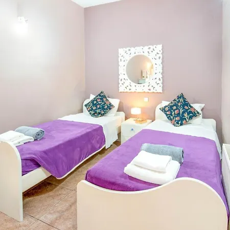 Divista Georgoutsatika